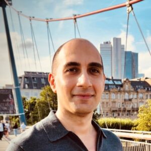 headshot of Toomaj Ghalandar